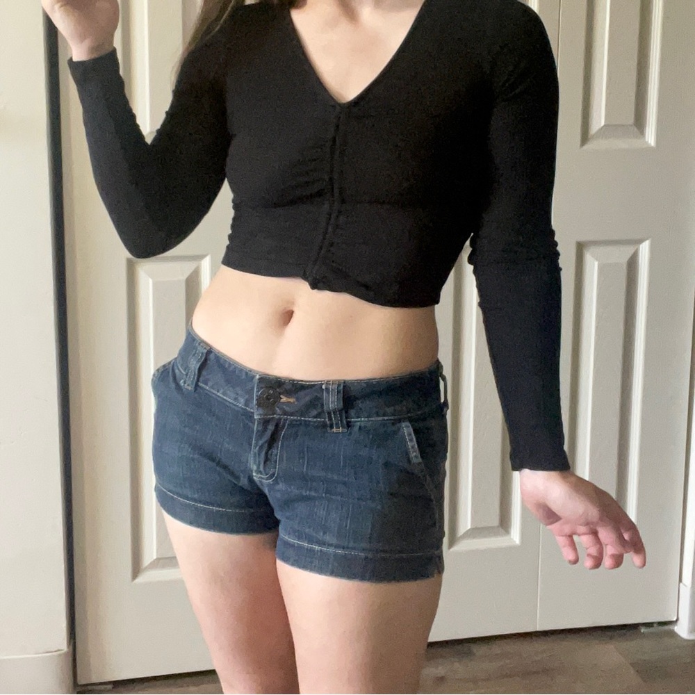 Low rise Guess mini shorts